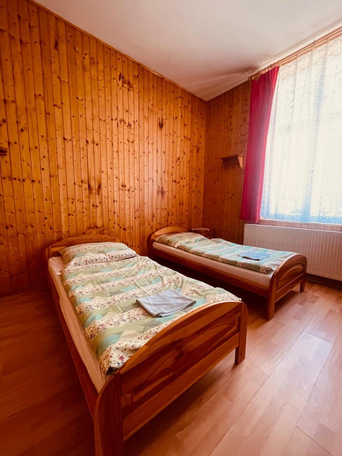 Penzion Dalibor Trutnov Bagian luar foto